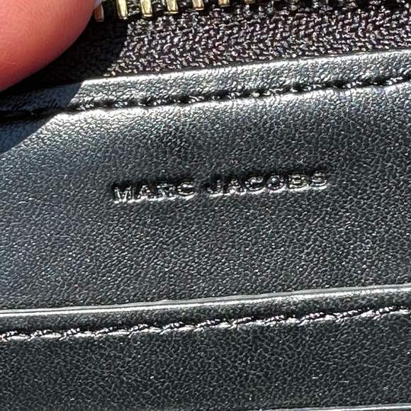 Marc Jacobs Compact Zip Wallet - Picture 8 of 9